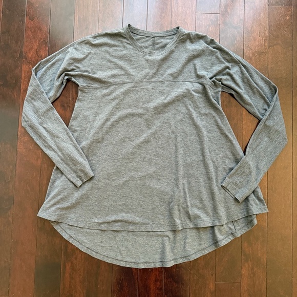 Lululemon Acadia Long Sleeve Top Gray Heathered Size 6 Gym Yoga Workout Active - Picture 1 of 9